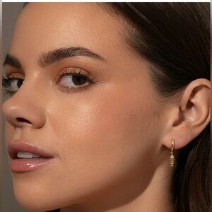 UNCOMMON JAMES Fish Bone Huggie Earrings NWT